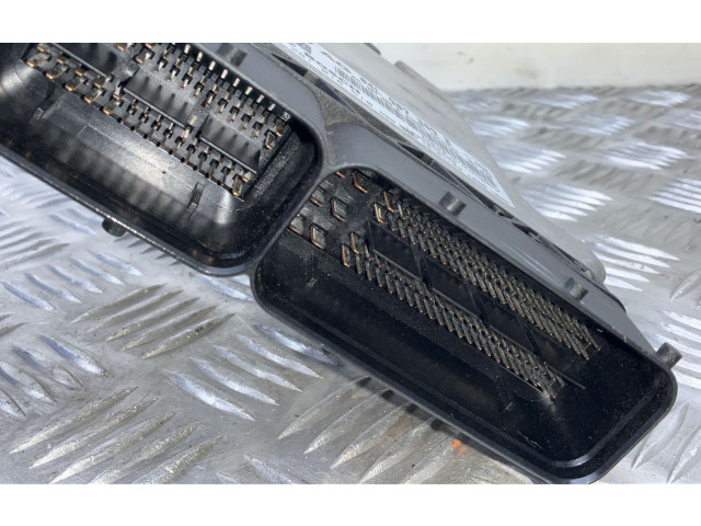 Блок управления двигателем Блок управления 04L907309B   Skoda Octavia Mk3 (5E)