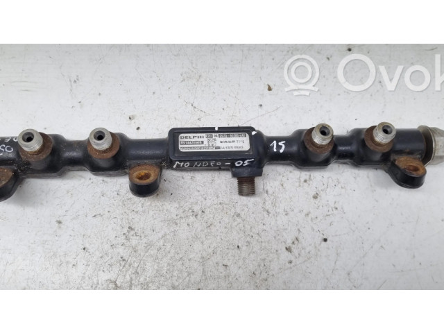 Топливная рампа 2S7Q9D280AE Ford Mondeo Mk III 2.0