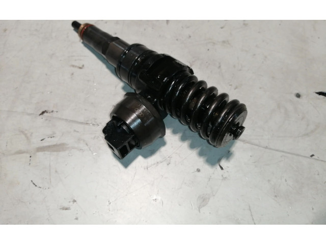 Форсунка 038130073AG Volkswagen Golf Plus