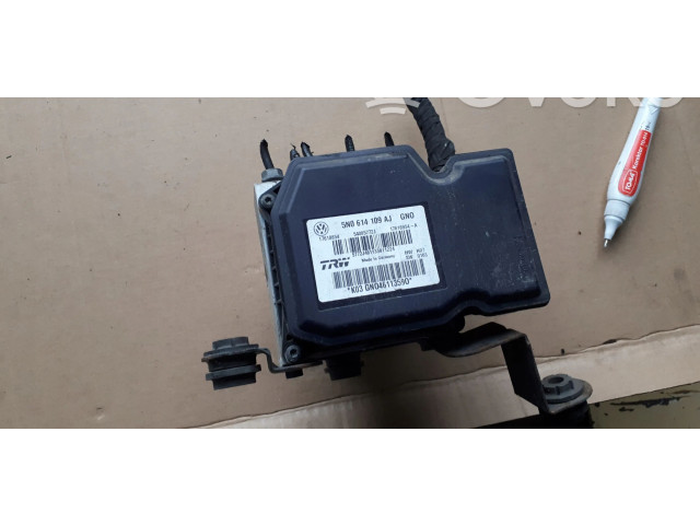 Блок АБС 5N0614109AJ Audi Q3 8U 2011 - 2016 года