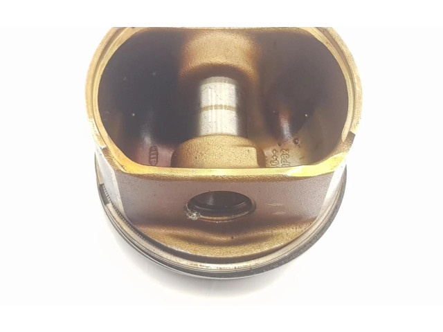 Píst 06B107065N Audi TT Mk1 pro benzínový motor 1.8