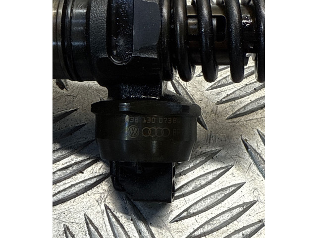 Комплект форсунок 038130073 Audi A3 S3 8P Bmm