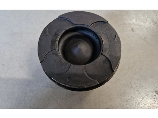 Поршень с шатуном Mitsubishi L200