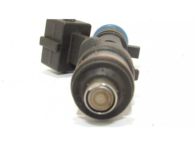 Форсунка 8200227124    Dacia Logan I для бензинового двигателя  1.4