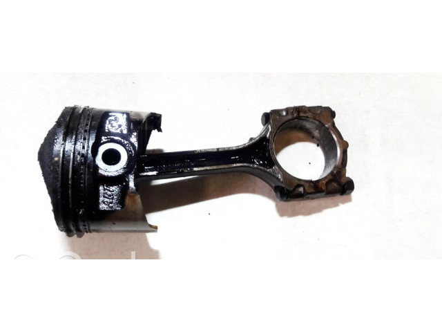 Píst Mitsubishi Carisma pro benzínový motor 1.8