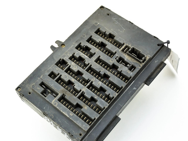 Pojistková skříňka 60565533 Alfa Romeo 164 1987