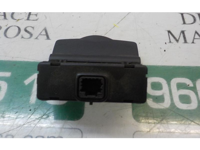 Блок управления Renault Clio III