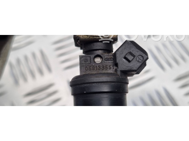 Vstřikovací lišta 058133551, 280150447 Audi A6 S6 C5 4B AEB