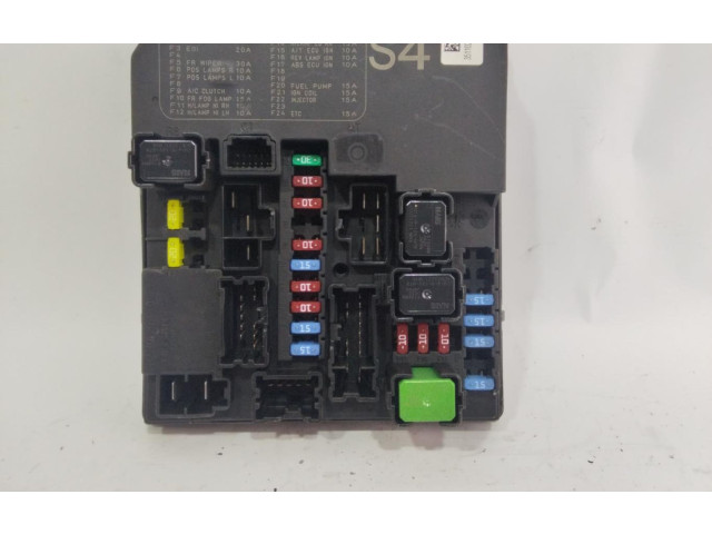 Pojistková skříňka 284B71TT2D Nssan Juke I F15 2019