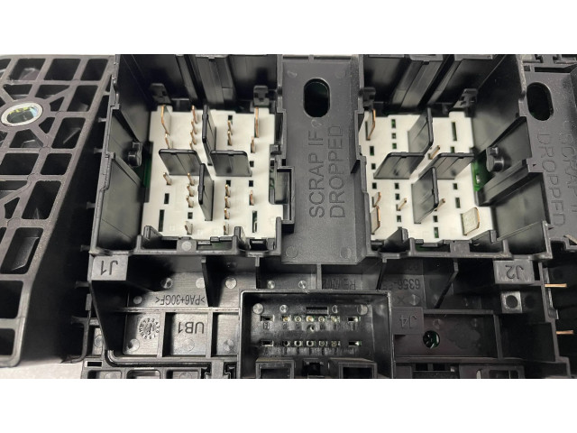   Pojistková skříňka 68430153AB, 96573219004   Dodge RAM 2020