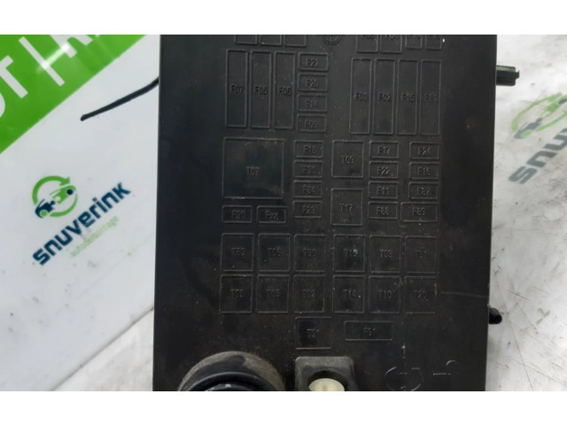 Блок предохранителей K68286175AA, K68282231AA Jeep Compass