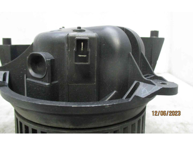 Вентилятор печки 46770835, 22300001 Fiat Grande Punto