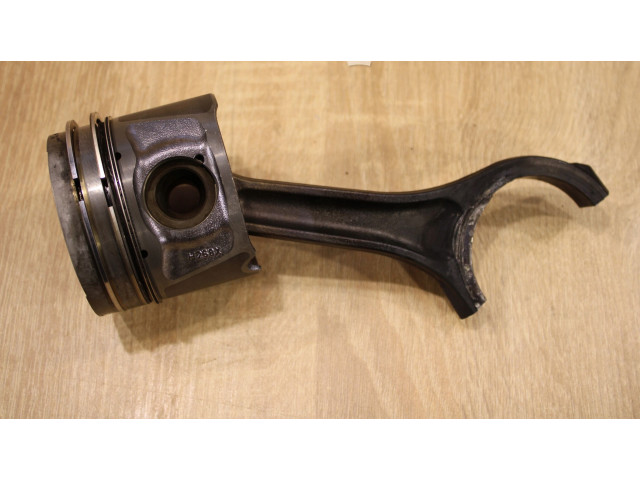 Поршень Jaguar XF X250