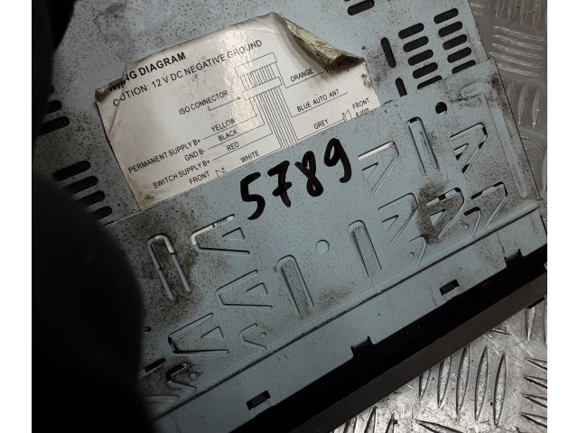 Радио/ проигрыватель CD/DVD / навигация