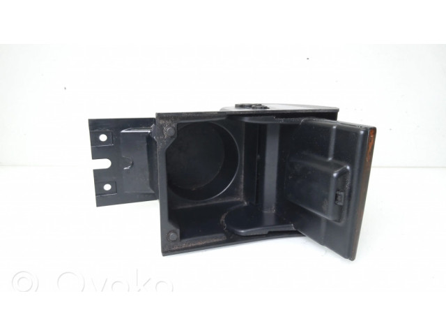 Передний держатель чашки