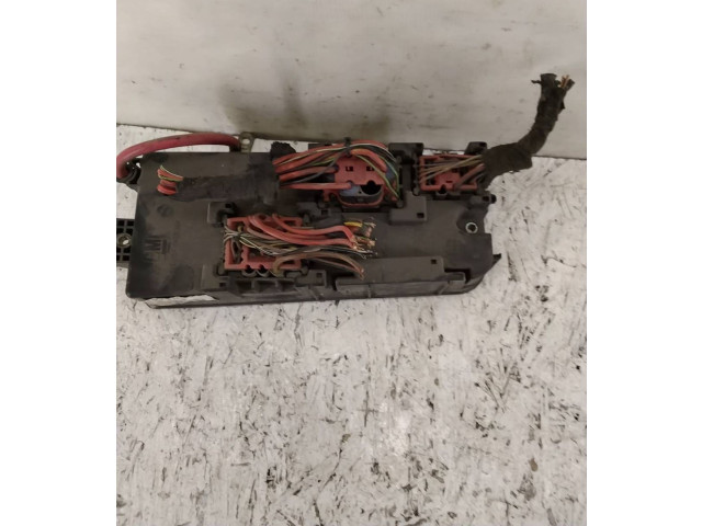 Блок предохранителей 13170899, 00197711 Opel Vectra C