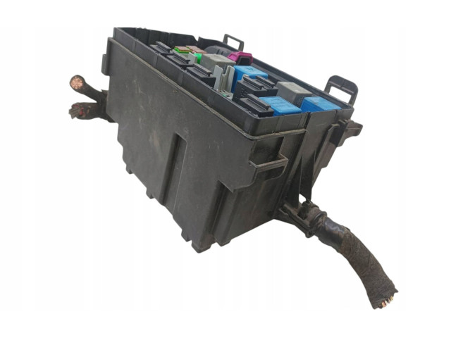 Блок предохранителей     Opel Meriva B    