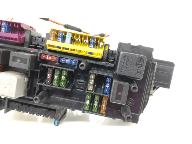 Pojistková skříňka 016706581, A0025422619 Mercedes-Benz E W212 2010