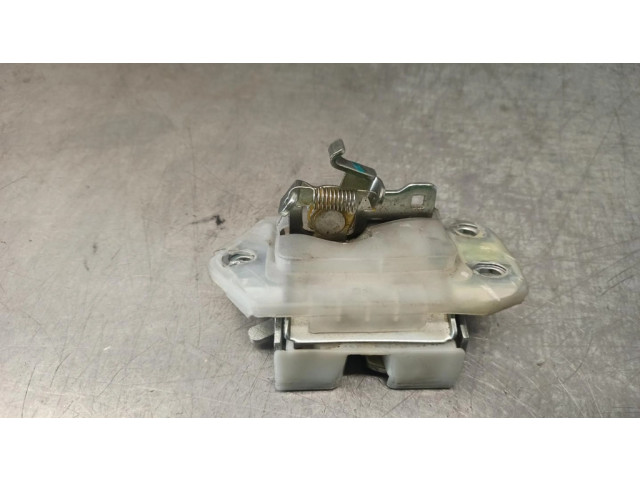 замок багажника 82510M68K00, 5 PUERTAS    Suzuki Alto 