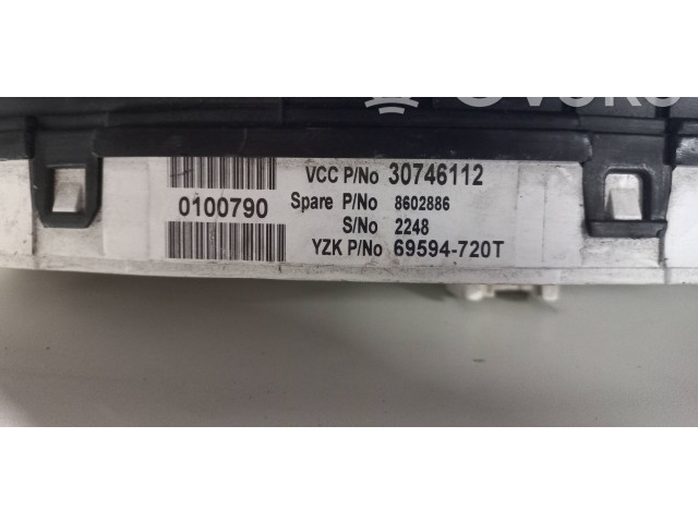 Панель приборов 30746112, 8602886 Volvo V70