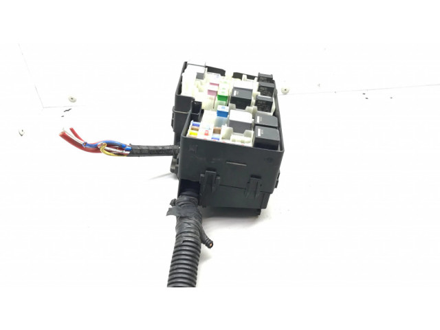 Блок предохранителей  AV6T14A142AB, 21184   Ford Focus    