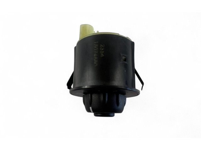 Ручка стеклоочистителей 15074680 Chevrolet TrailBlazer