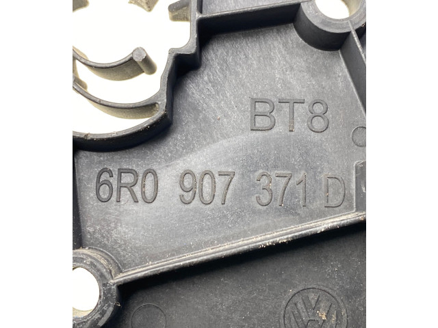 Блок предохранителей 6R0907371D Skoda Rapid (NH)