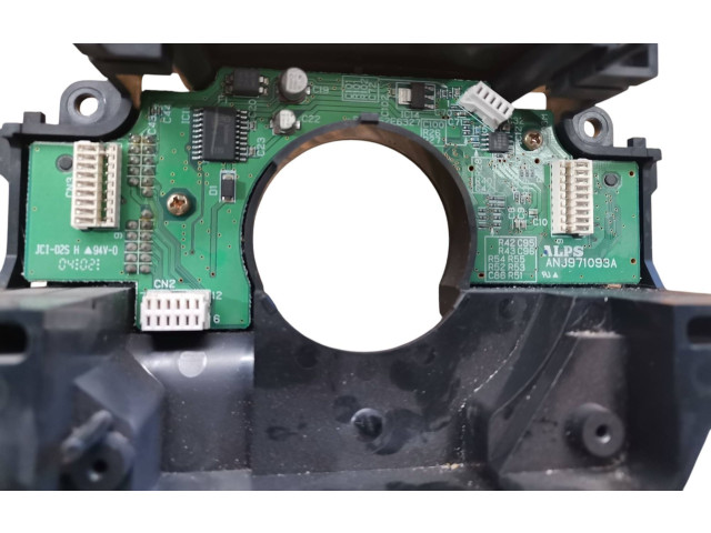 Ручка стеклоочистителей 30658614 Volvo V70