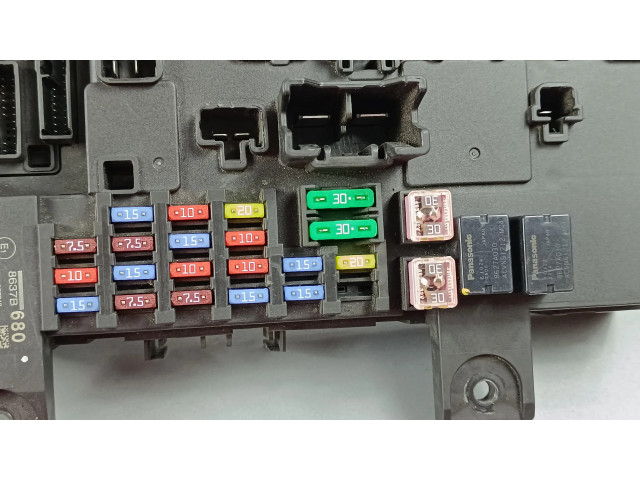 Блок предохранителей 8637B680 Mitsubishi Outlander