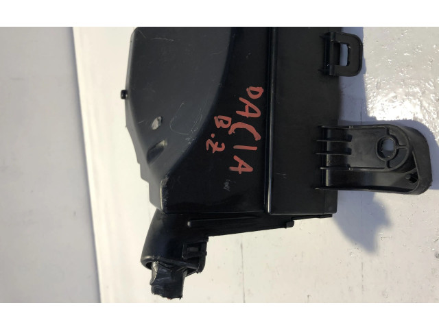 Блок предохранителей K7JA714 Dacia Sandero