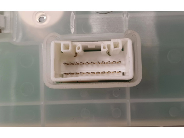 Панель приборов 8100B022H   Mitsubishi Colt       