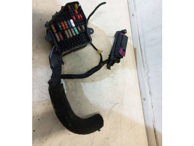 Блок предохранителей 8D2941824 Audi A6 S6 C6 4F