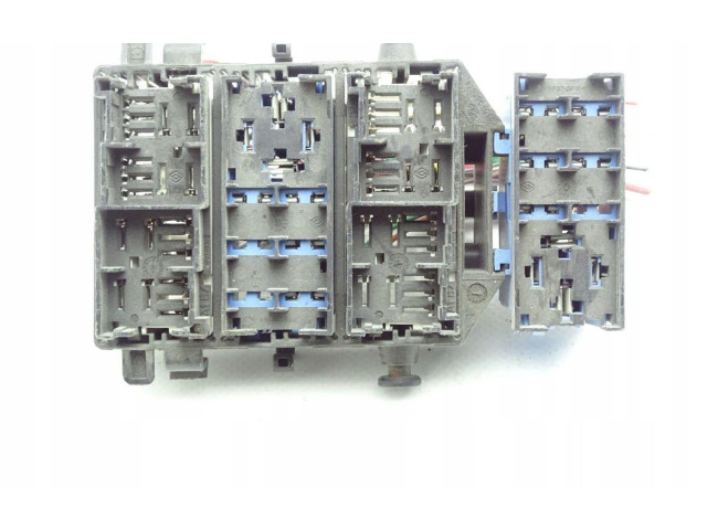 Pojistková skříňka 8200003634 Renault Vel Satis 2005