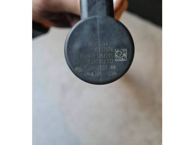 Топливная рампа 30757146, 0281002712   Volvo XC90  