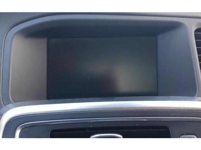 Дисплей       Volvo S60