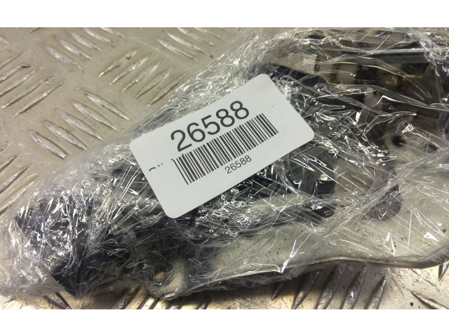 Замок багажника     Daihatsu Terios  -  года