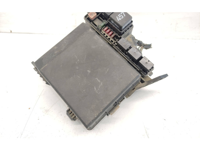 Блок предохранителей MR587816, G8C218MA Mitsubishi Grandis