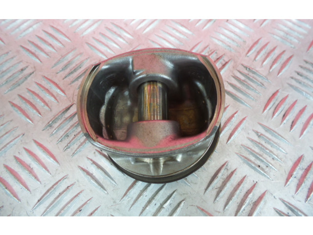  Поршень  R021, 568  Volkswagen Phaeton  