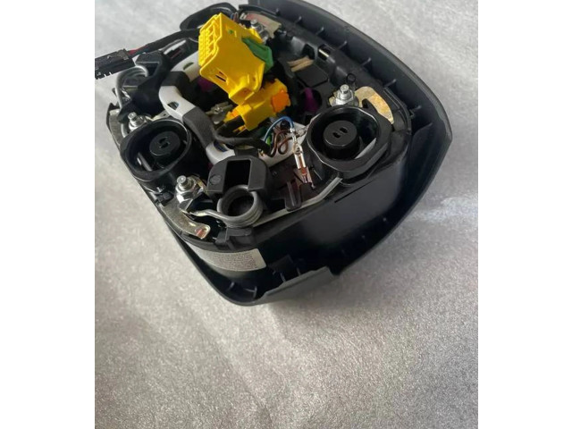 Подушка безопасности водителя 4M0880201AD, 4M8880201B   Audi Q8