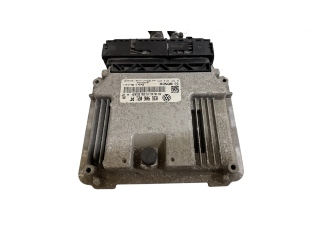 Řídící jednotka 03G906021PF, 03G906021AB Volkswagen Caddy 2009