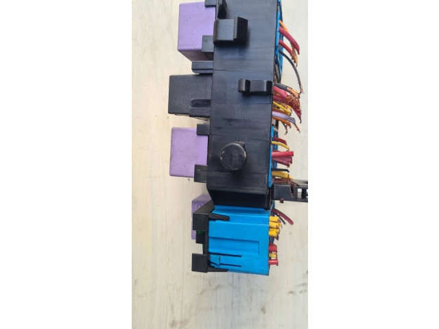 Pojistková skříňka 8200003634 Renault Espace IV 2003