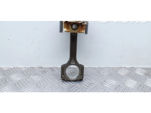 Píst HR16 Nissan Juke I F15