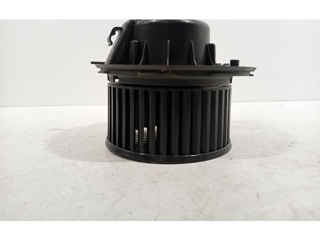 Вентилятор печки Skoda Yeti (5L)