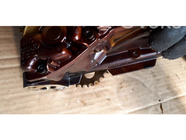 Čerpadlo oleje 077115105J   Audi A8 S8 D3 4E   