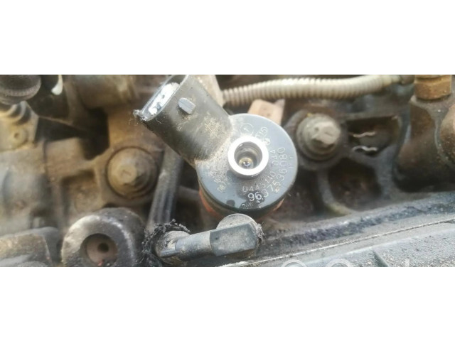 Vstřikovač 9637536080, 0445110044 Peugeot 406 pro naftový motor 2.0