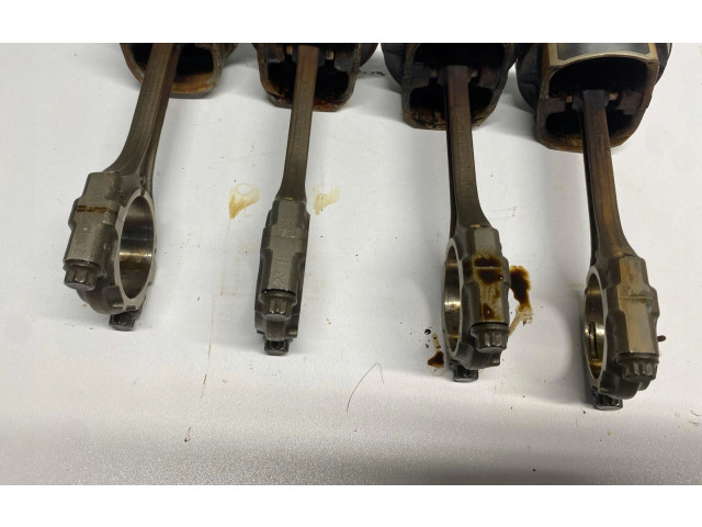  Поршень с шатуном  G4FA  KIA Pro Cee'd II  