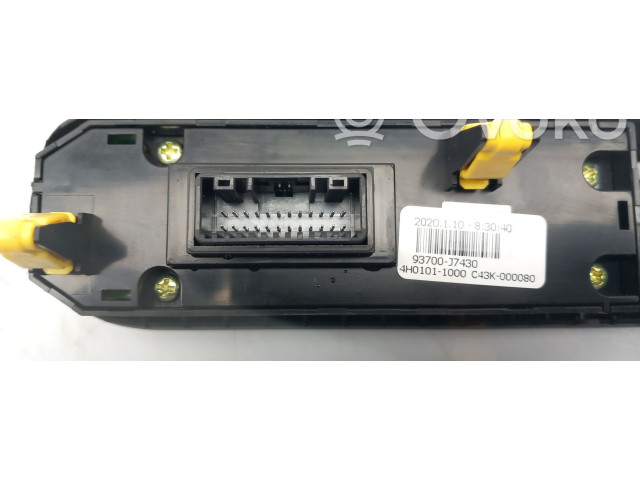 Блок управления 93700-J7430   KIA Ceed