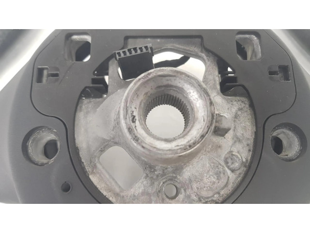 Volant BMW 2 F46 2014 32306860357