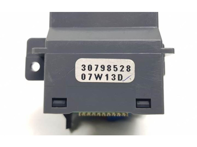 Ручка стеклоочистителей 30798528   Volvo S60