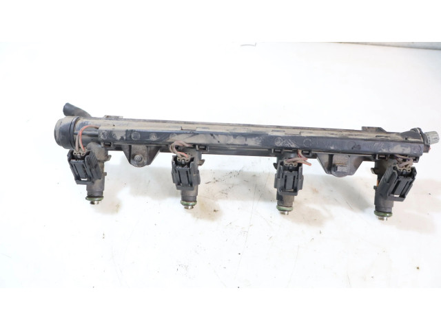 Топливная рампа Skoda Fabia Mk2 (5J)